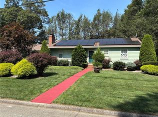 57 Ladderlook Rd, Warwick, RI 02886