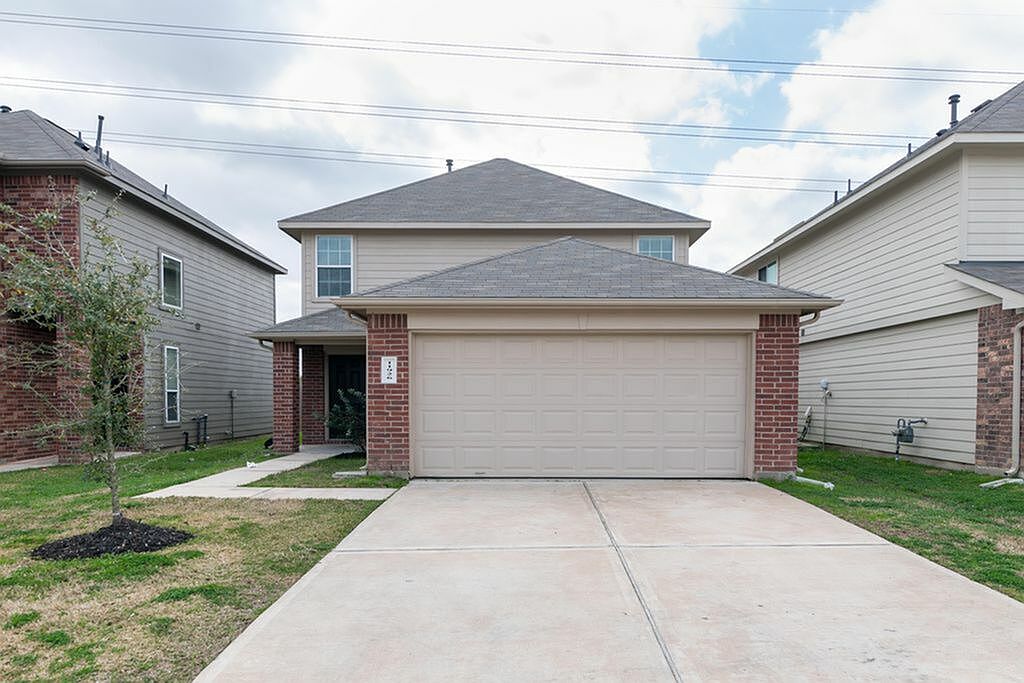 mih⭐︎ 11926 Munich Dr, Houston, TX 77044 | Zillow