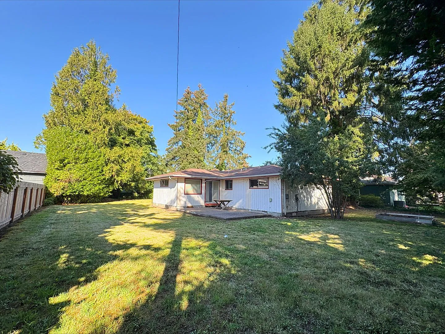 Charming 5 Bedroom / 2 Bathroom Home - Near OSU! — Photo 2