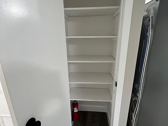 3rd image of 10 Coventry Ct