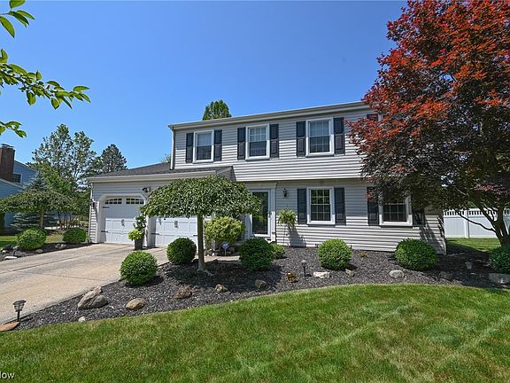 3rd image of 7966 Twin Oaks Dr