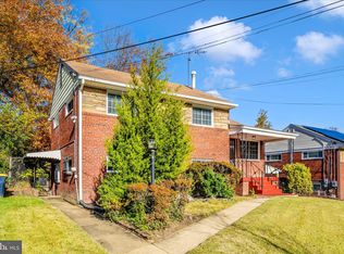 418 Saint Margarets Dr, Capitol Heights, MD 20743