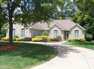 1353 Meadowood Cir, Poland, OH 44514