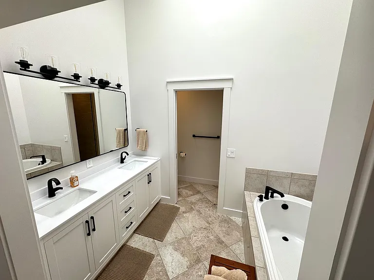 Country Hills Ln — Photo 12