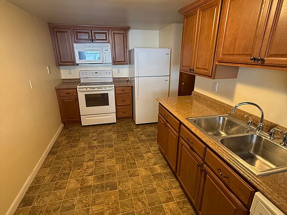 2nd image of 2 Crestwood Rd #2