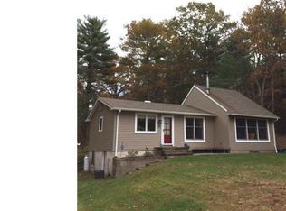10 Mallard Point, Jewett City, CT 06351