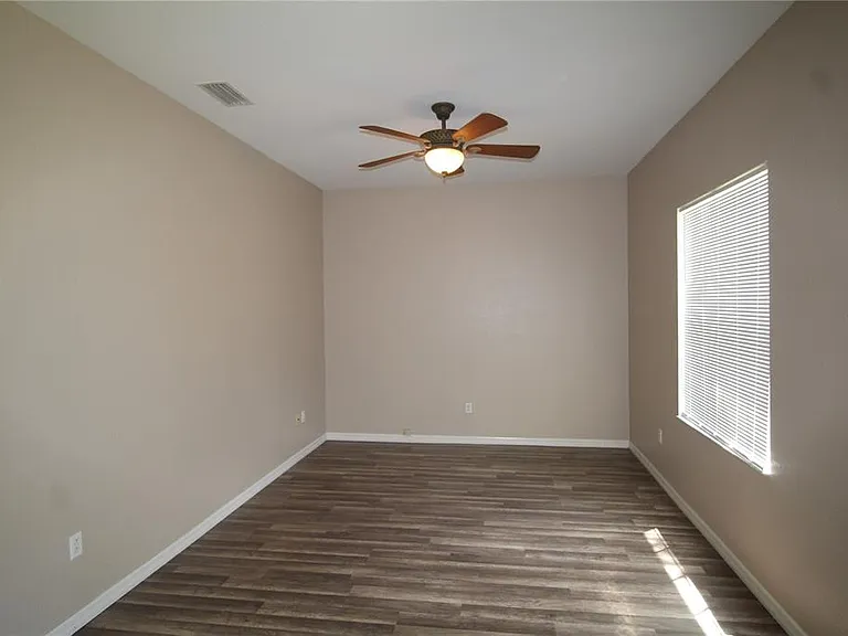 3724 Eagle Pass St — Photo 3