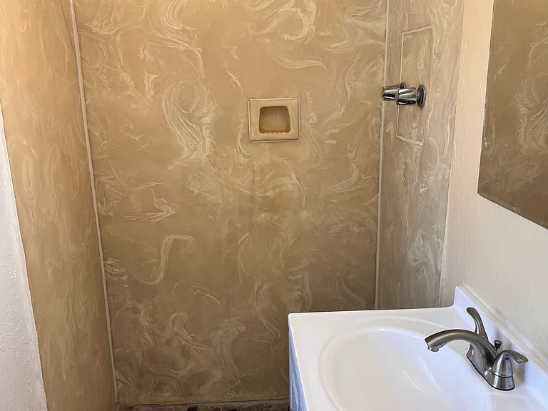 745 N Rosemont Blvd — Photo 15