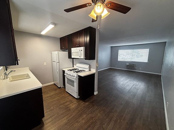2nd image of 336 Claydelle Ave #7
