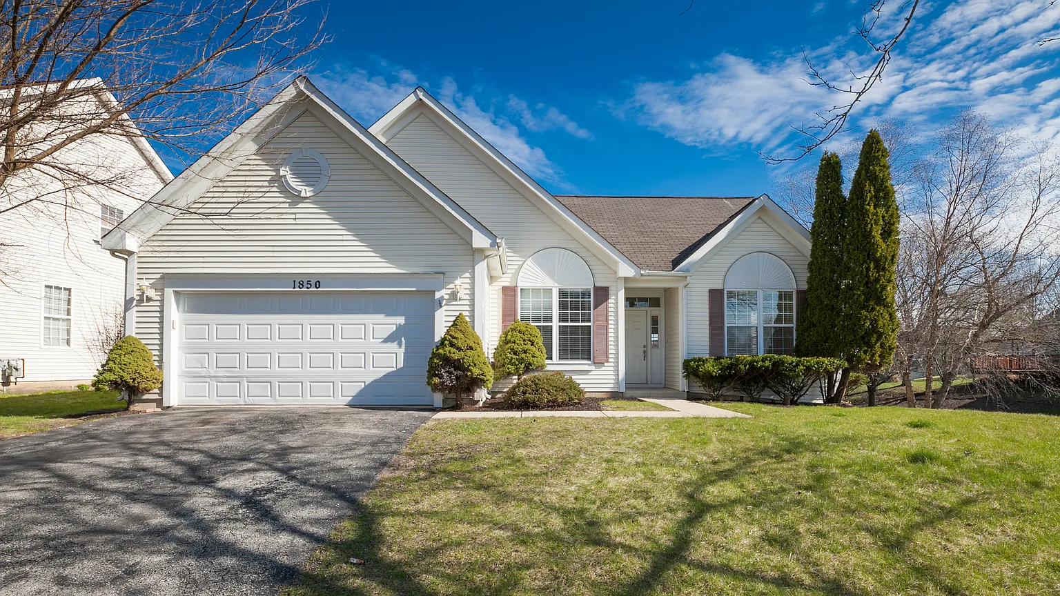 1850 Carrier Cir photo 1