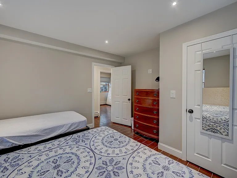 30 Middle Shore Dr — Photo 23