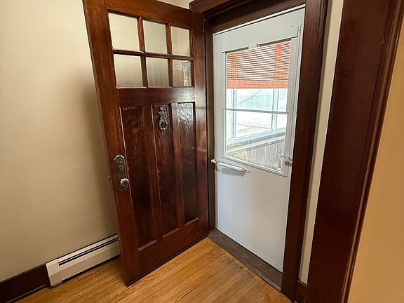 4th image of 104 Arcadia Ave