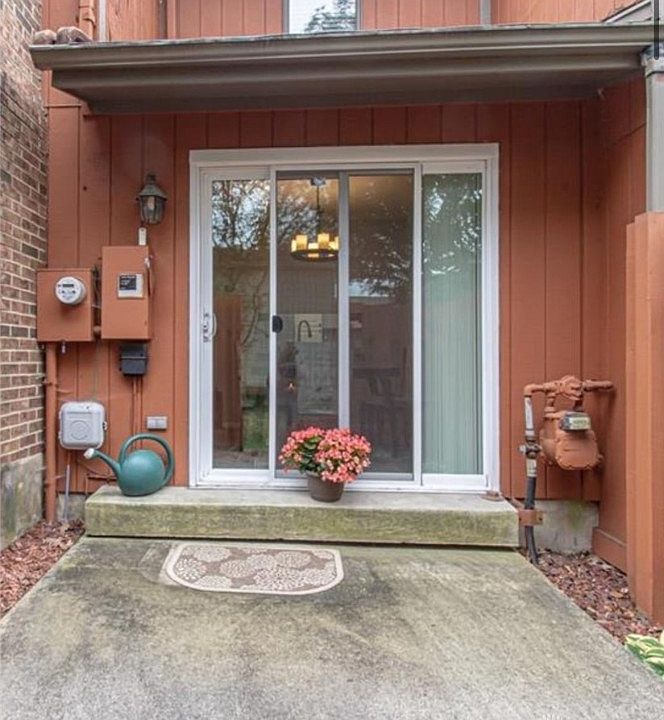 2nd image of 130 Shenandoah Trl #45