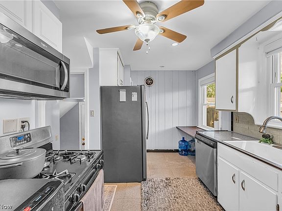 4th image of 9205 Beech Ave
