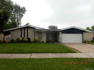 11044 Olive St, Warren, MI 48093