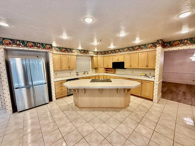 1415 Hopi Cir — Photo 13