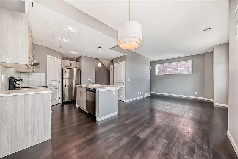 Calgary Townhouse for rent - 2 Bedrooms — photo 10