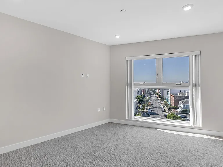 825 Coronado-Building — Photo 42