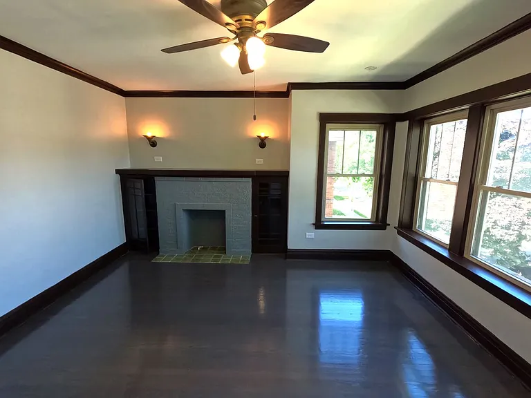 627 Elgin Ave — Photo 5