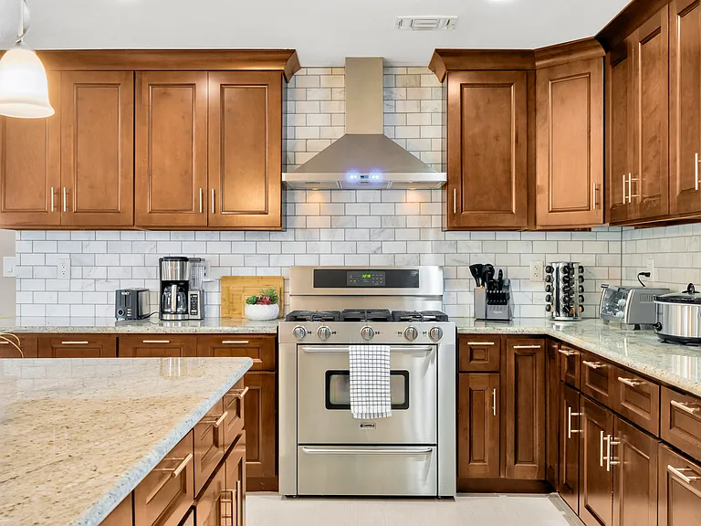 13341 Cromwell Dr — Photo 12