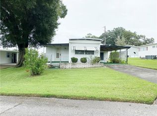 6114 Crestview Ln, Zephyrhills, FL 33542