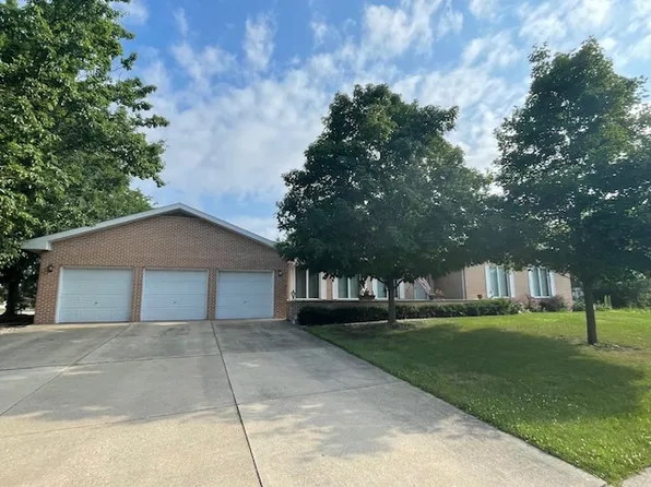 723 Westshore Dr, Shorewood, IL 60404