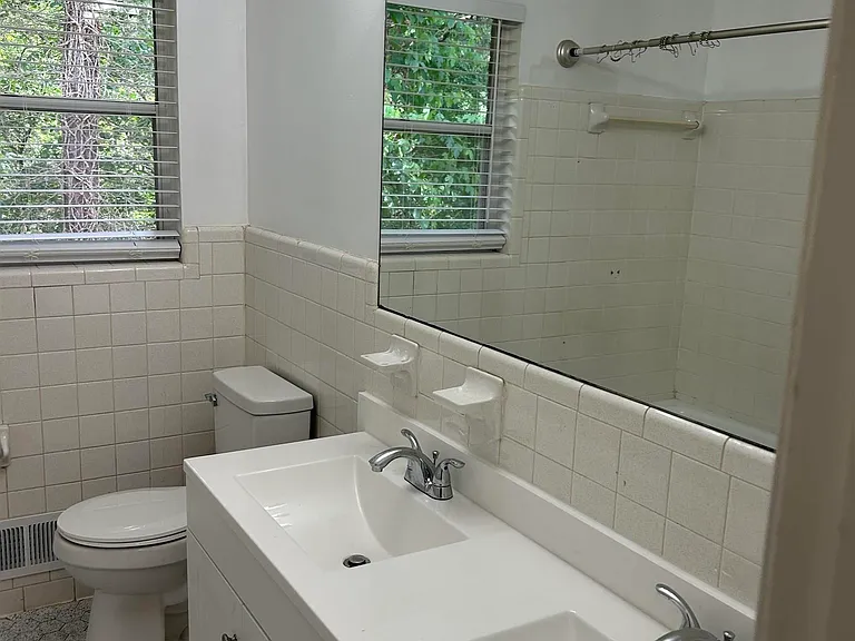 531 Tinker St — Photo 13