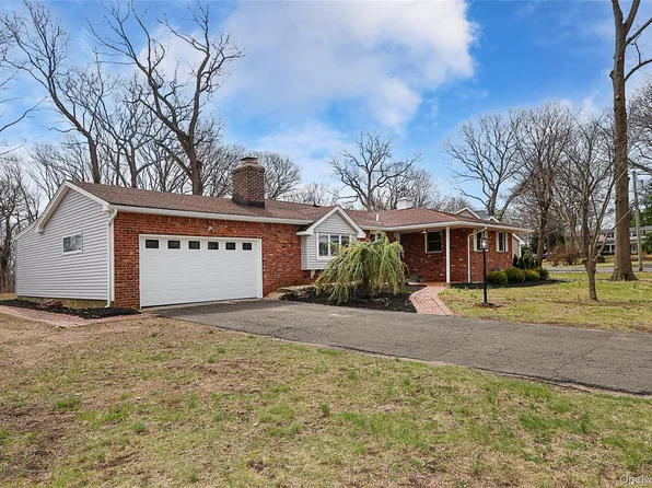 61 Preston Street, Huntington, NY 11743