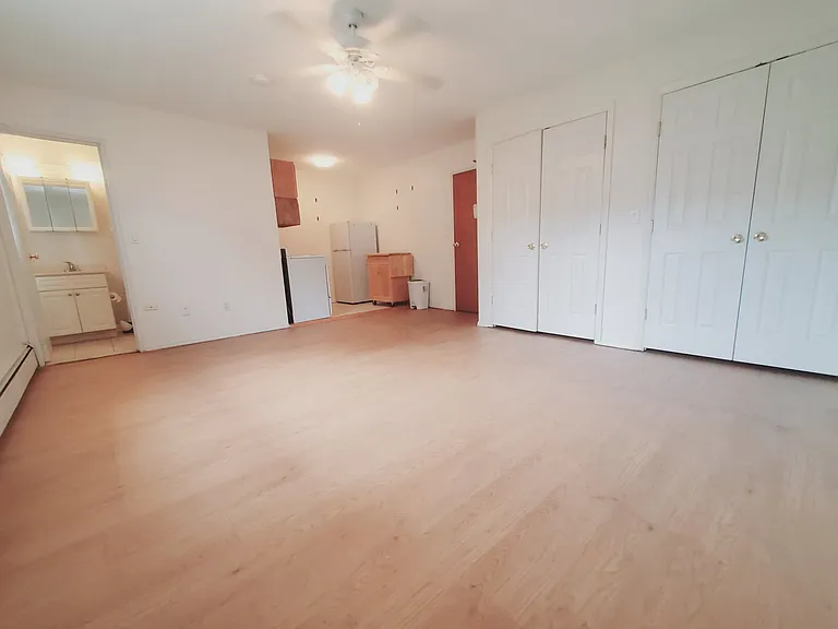 29 Hoyt St #6 — Photo 3