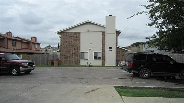 1st image of 6909 Wentworth Dr
