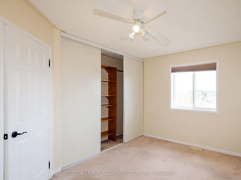 38 Harwood Dr #UPPER — Photo 17