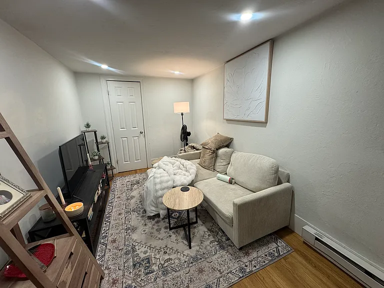 506 E Broadway #2 — Photo 4