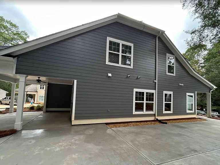 235 Pearl St — Photo 2