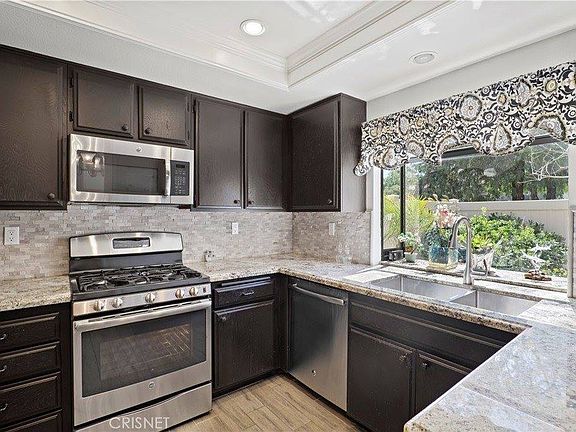 5th image of 26321 Rainbow Glen Dr #235