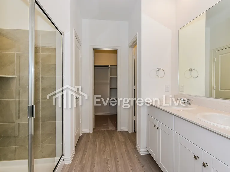210 Jenkinson Dr — Photo 13