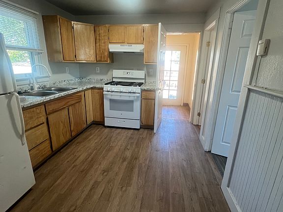 5th image of 845 Quincy St