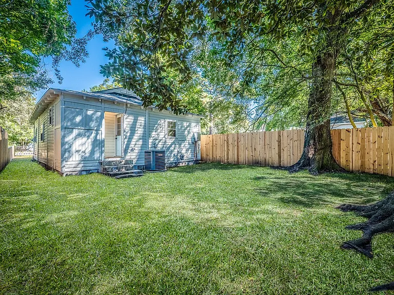 4673 Hassell Ave — Photo 23