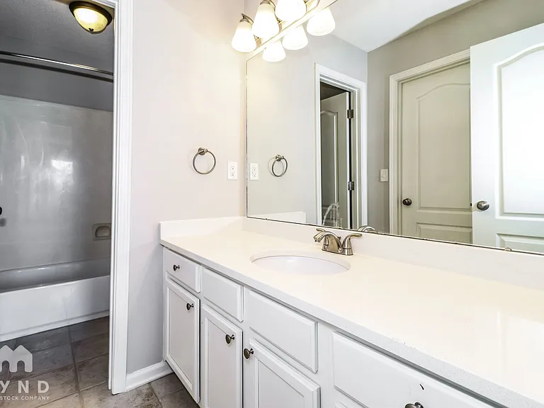 10182 Sterling Ridge Dr — Photo 13