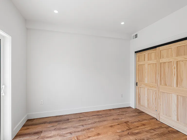 708 N 43rd St #4 — Photo 24
