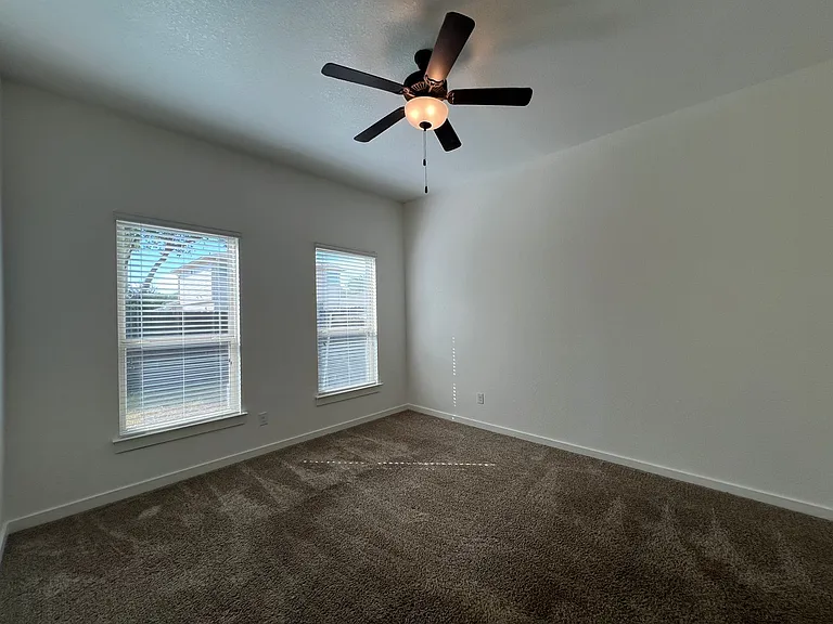 2243 Avery Vlg — Photo 17