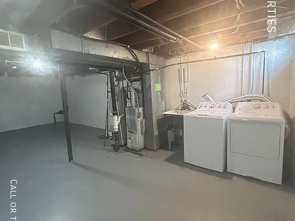 3rd image of 692 Villa Dr