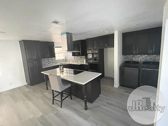 5th image of 11139 Ardath Ave