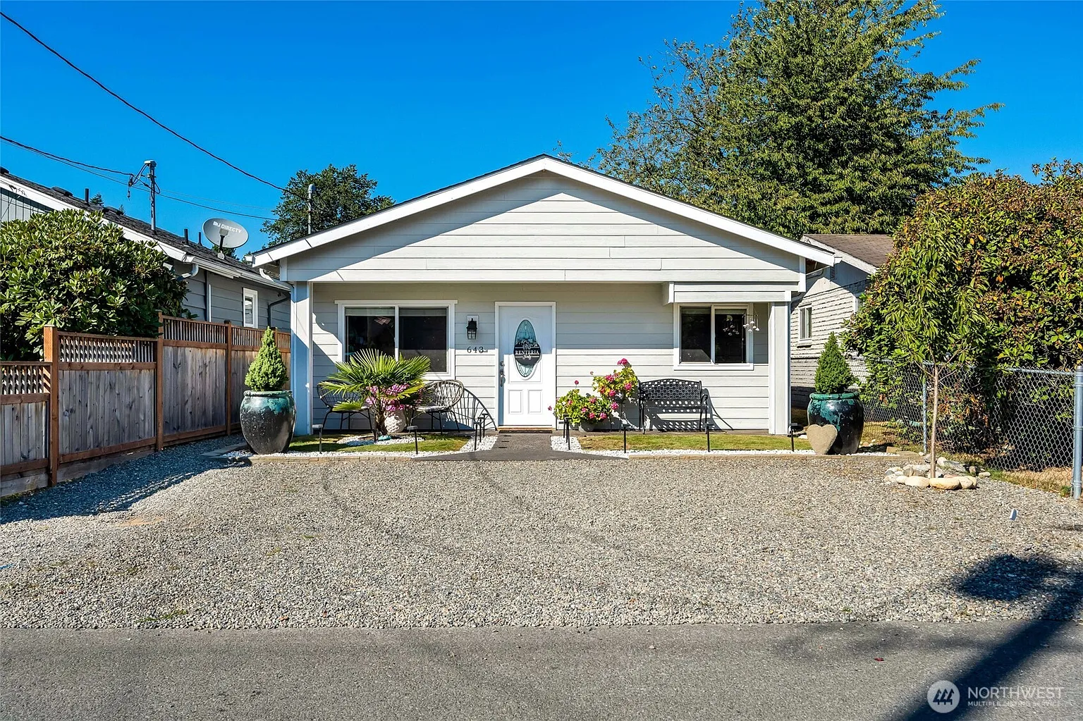 643 Monroe Street photo 1