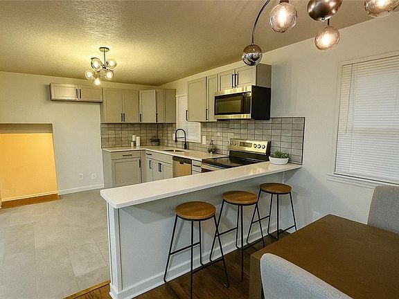 5th image of 5932 Sterling Ave