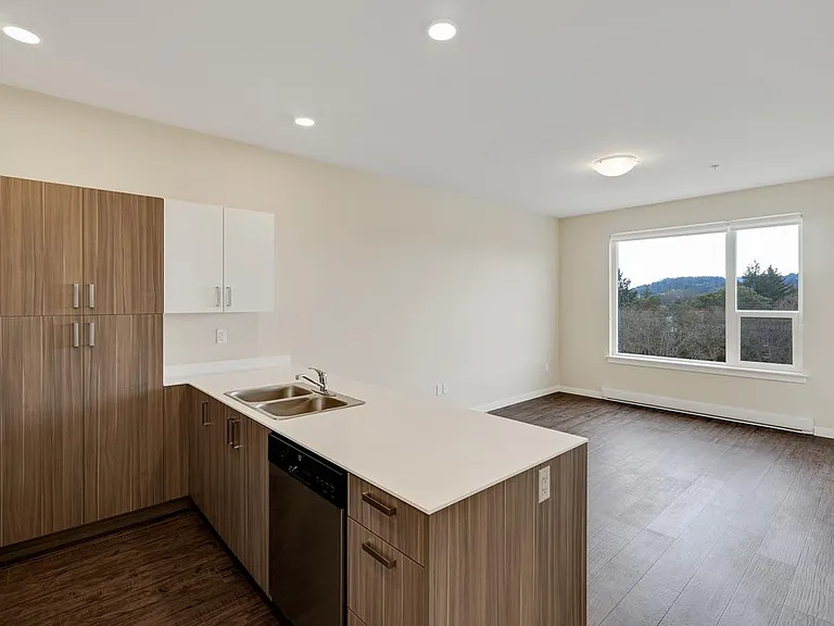1085 Goldstream Ave — Photo 25