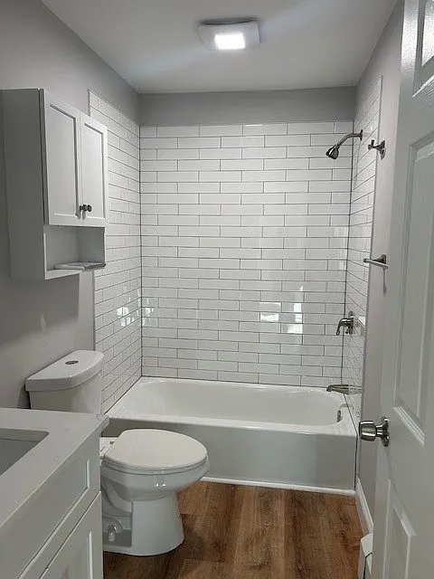 Royale Apartments — Photo 4