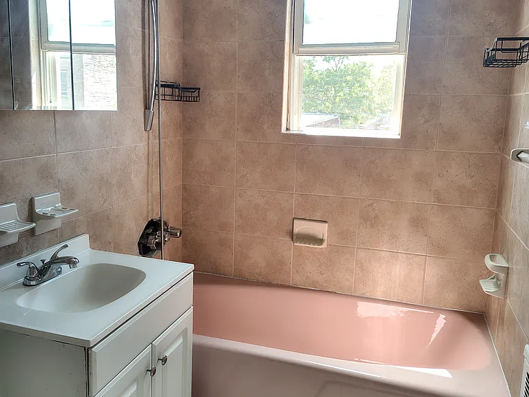 2538 E 2nd St #2 — Photo 3