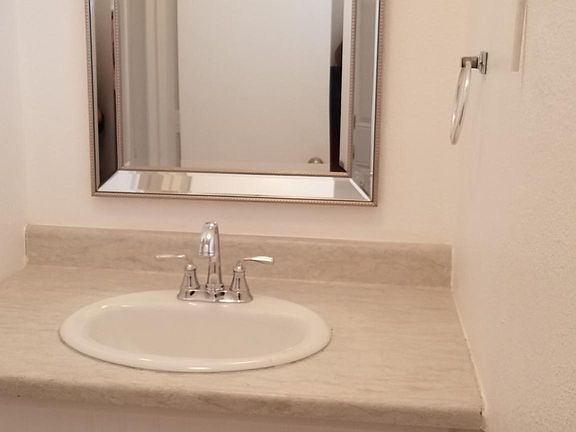 1/4 powder room newly renovated