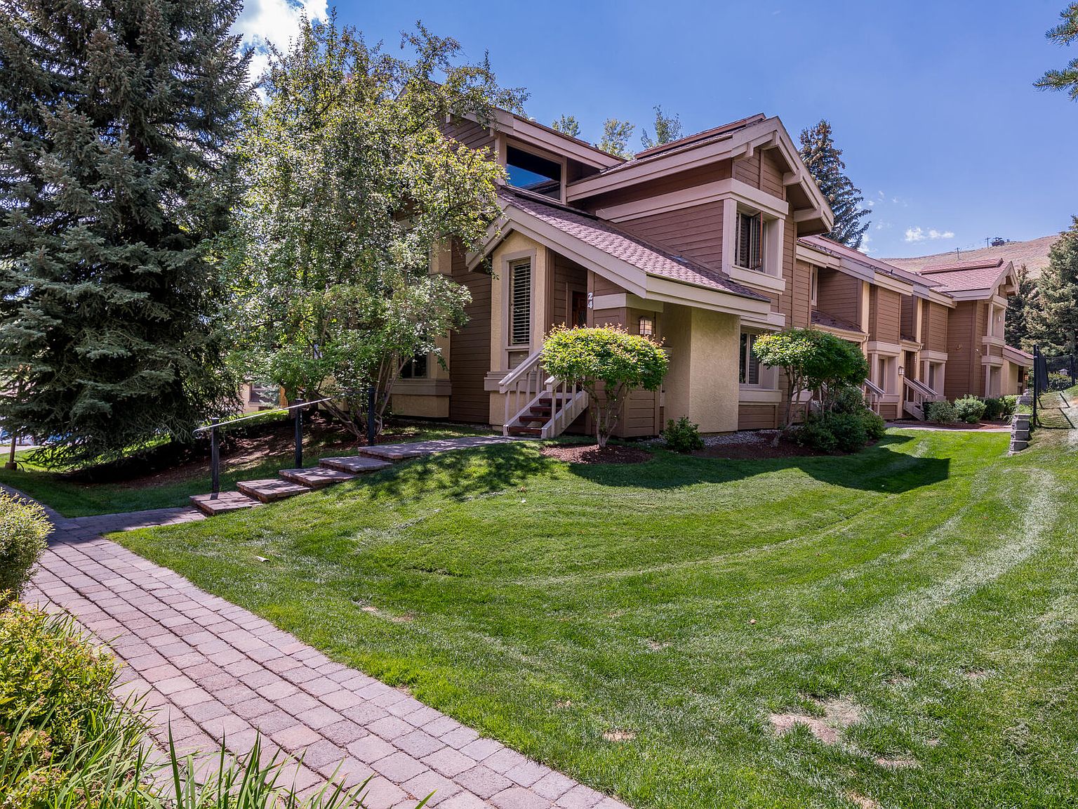 2724 Sunburst Condo Dr