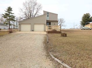12137 N Riverview Rd, Chillicothe, IL 61523